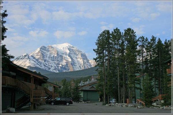 comp_195_Lake_Louise_Inn.jpg