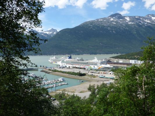 Trail in Skagway
