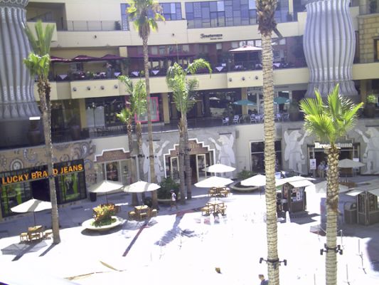 Hollywood
