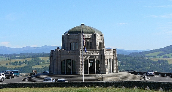 Columbia_River_Gorge_1.jpg