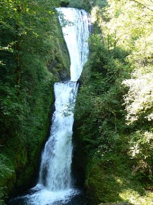Columbia_River_Gorge_3.jpg