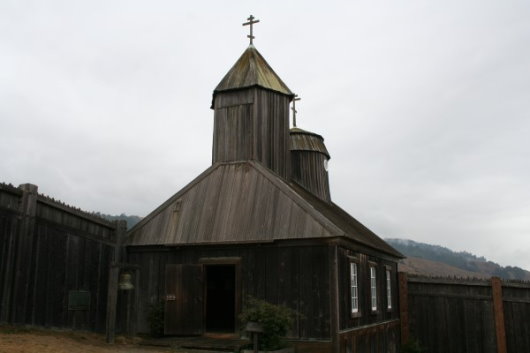 2006-10-04 09 Ft. Ross - Kirche.jpg