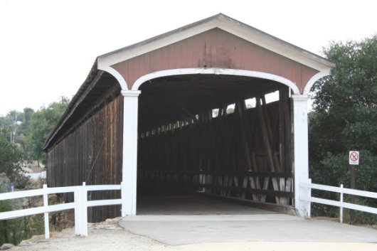 2006-10-05 04 Covered Bridge in Knights Ferry.jpg