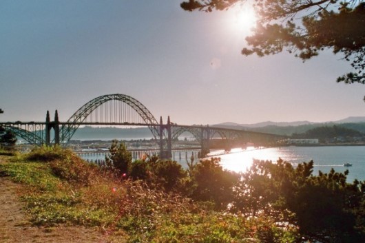2006-10-11 02 Yaquina Bay Bridge.jpg