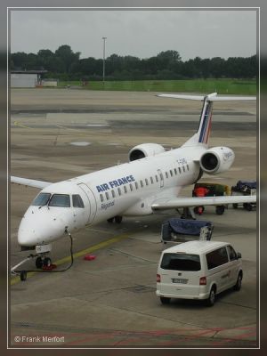 Flieger  nach Paris
