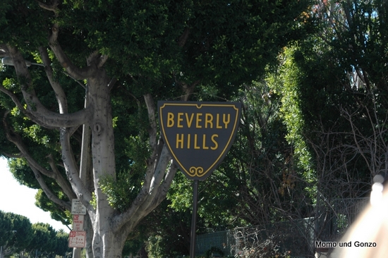 BH
