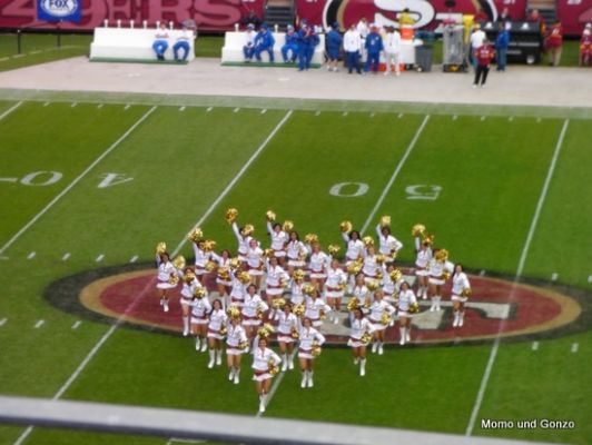 Cheerleader

