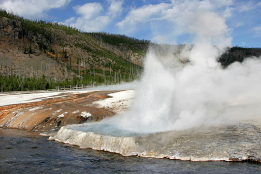 Im Black Sand Basin
