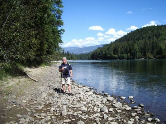 North Thompson River mit Blick auf den Wells Gray Prov.Park
