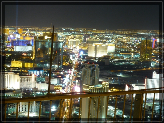 comp_28_las_vegas_bei_nacht1.jpg