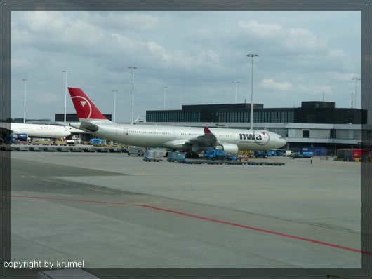 comp_Tag1_Amsterdam_Flughafen_NWA.jpg