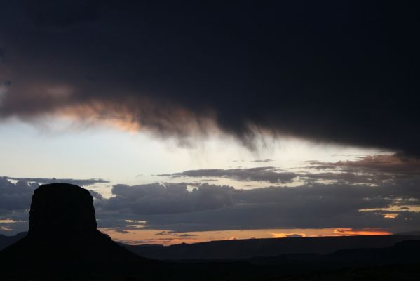 Gewitterstimmung im Monument Valley
