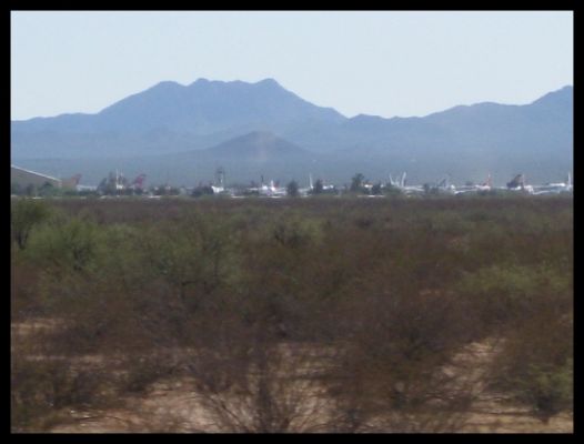 Pinal Air Parks
Pinal Air Parks von der I 10 aus 
