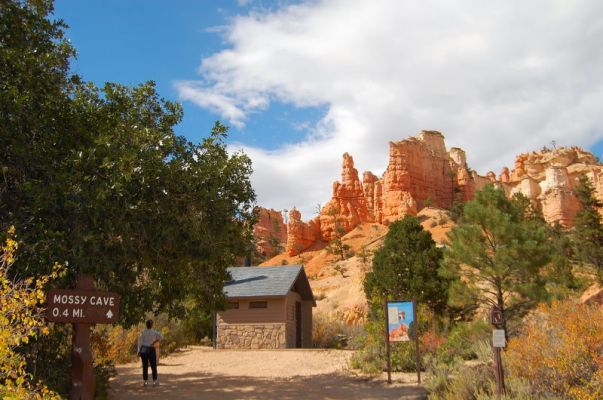 Mossi Cave Trailhead
