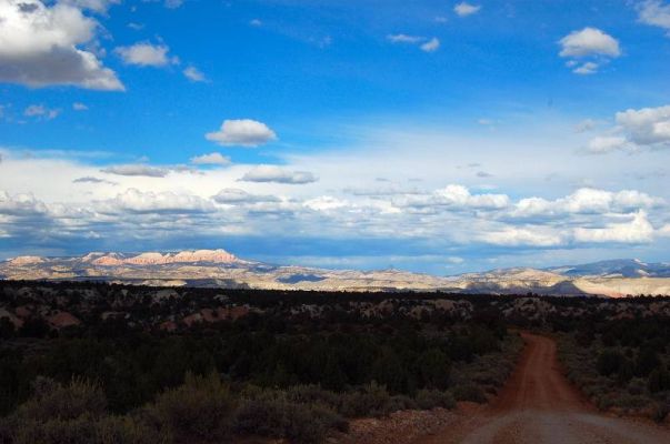 Skutumpah Road View
