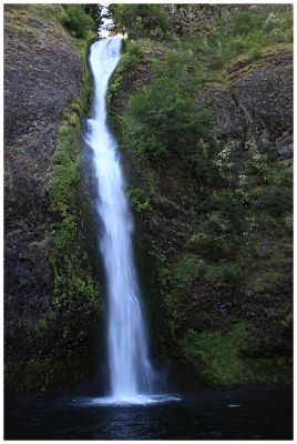 Horsetail Falls
Horsetail Falls in der Columbia River Gorge
http://www.fs.fed.us/r6/columbia/maps/Historic_highway.pdf
