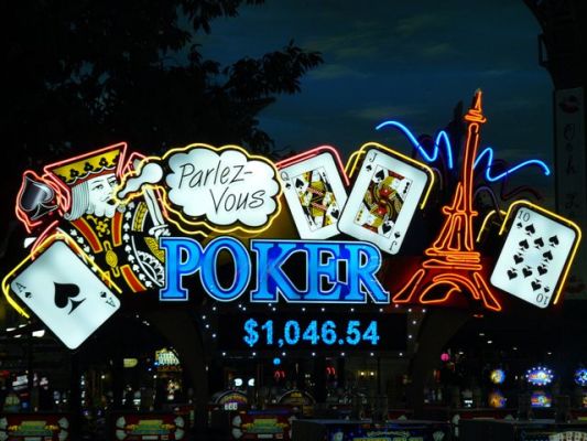 Hotel Paris
Im Casino
