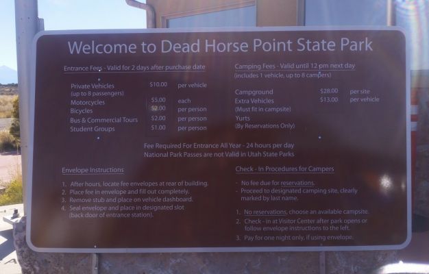 DeadHorseSign.jpg
