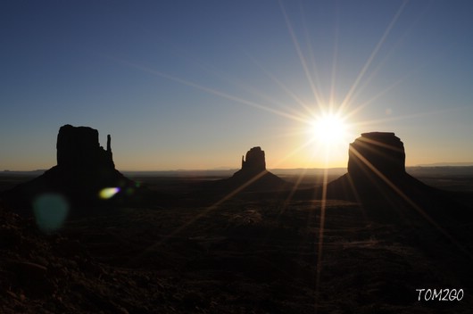 Monument Valley
Sonnenaufgang im MV - fotografiert vom Balkon des "The View" Hotels.
