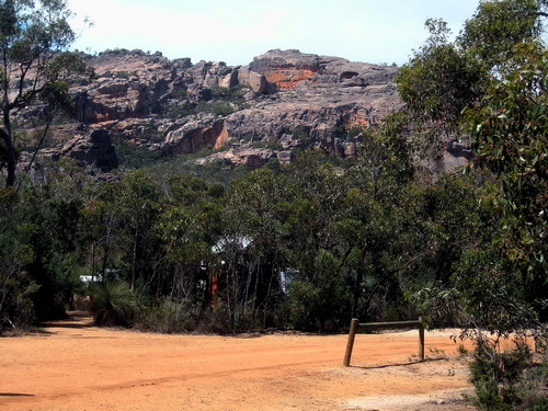 Hollow_Mountain_01.jpg