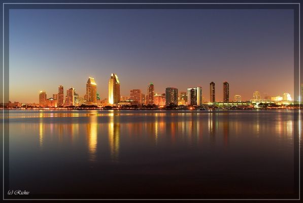 San Diego at Night
Die Skyline von San Diego von Coronado Island aus gesehen
