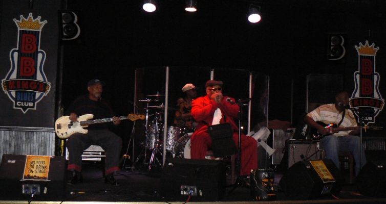 c_2010_11_03_180_bbkings_bluesclub.jpg