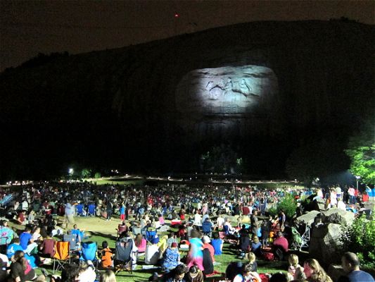 Lasershow beginnt bald
