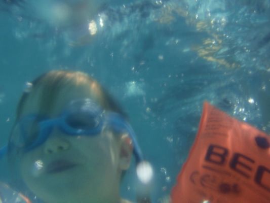 P82800019_pool_a.jpg