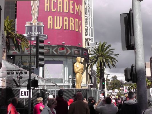 Hollywood Blvd.
