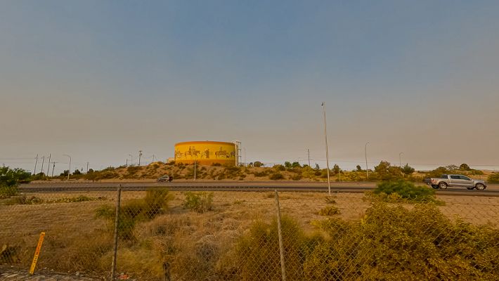 E08-030.jpg