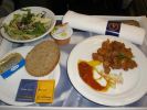 Mittagessen in der Business Class der Lufthansa