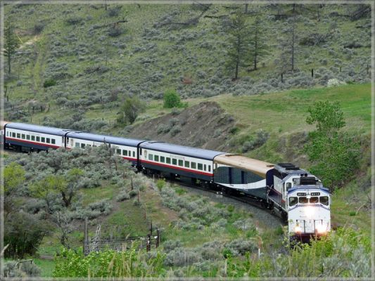 comp_30_Rocky_Mountaineer_(1).jpg